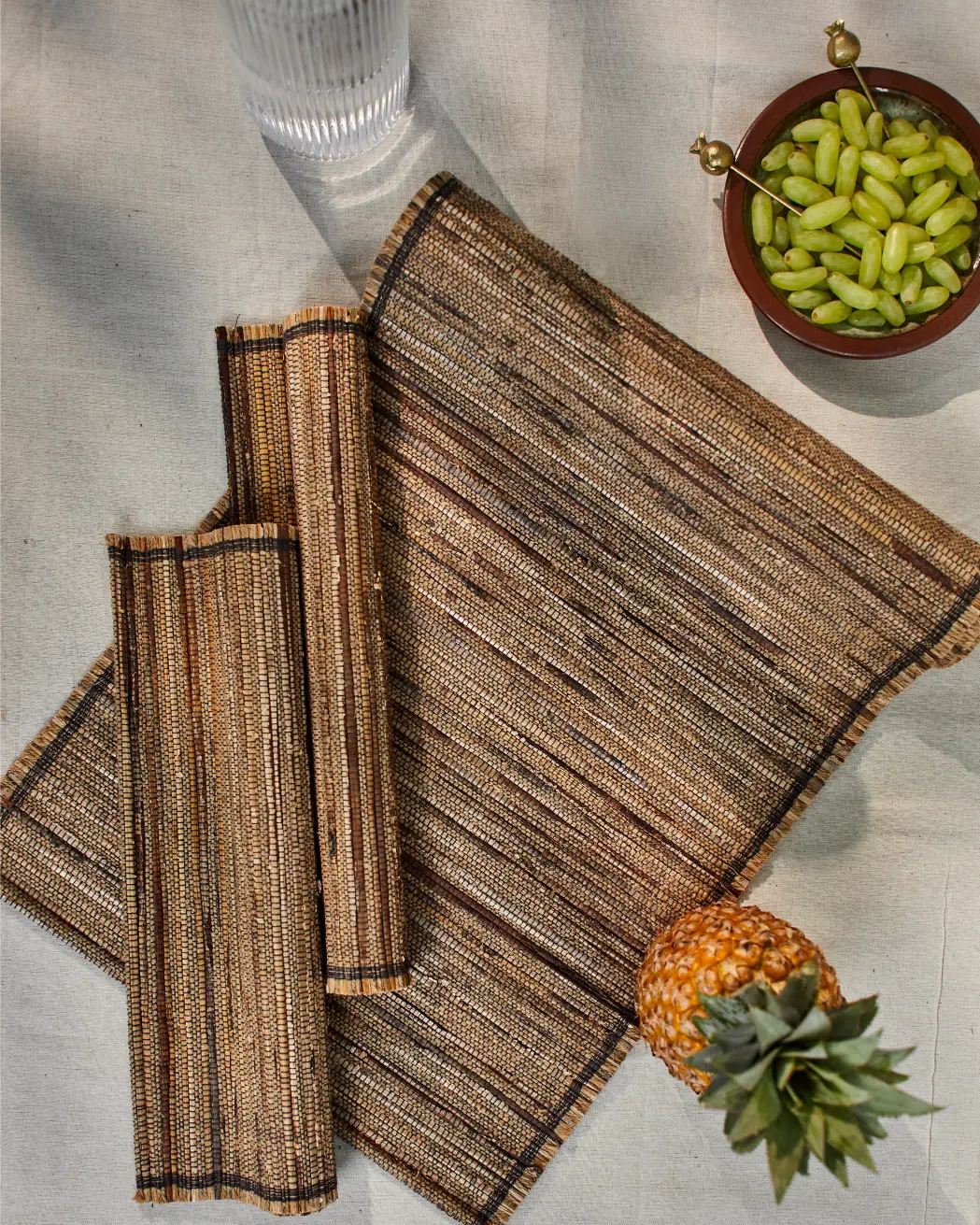 Rasi – Banana Fiber Placemat with Black Weave Detail